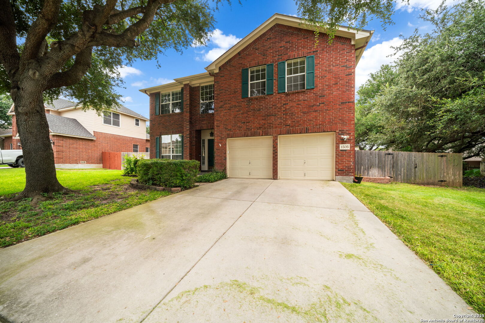 1505 Red Oak Cove