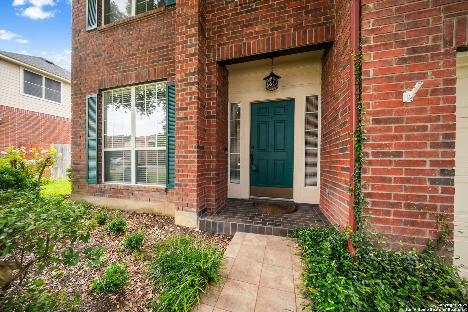 1505 Red Oak Cove