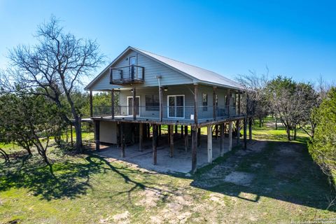 A home in Bandera