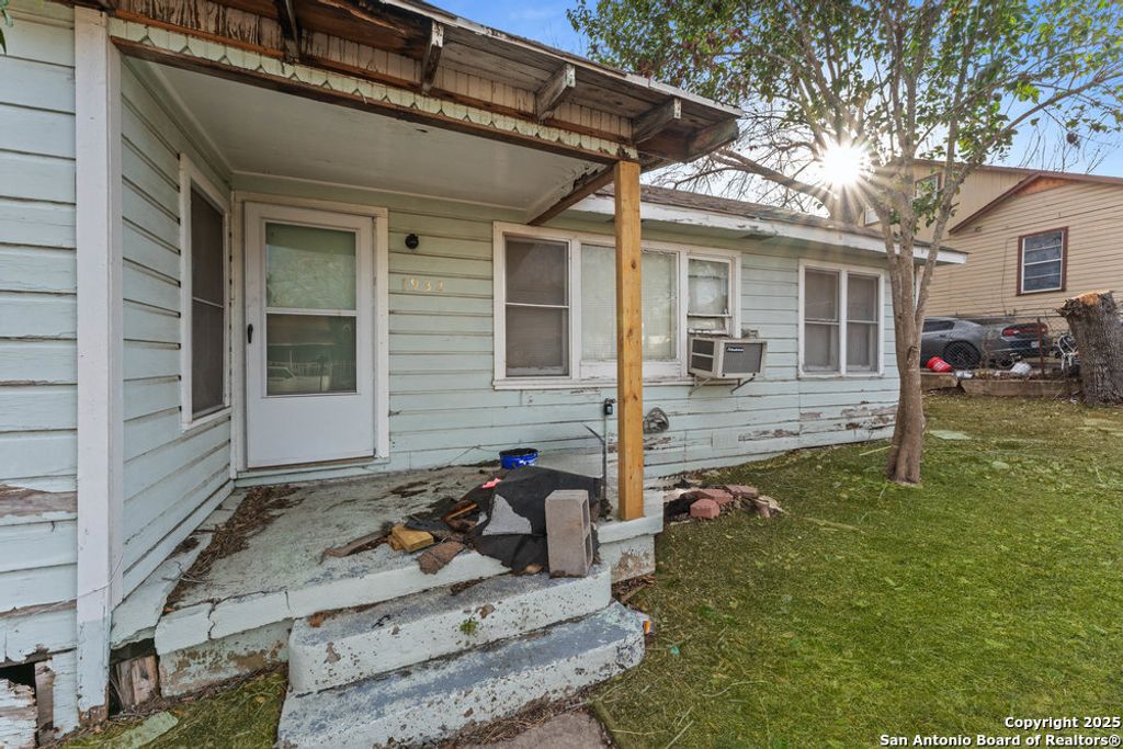 Photo of 1932 E HIGHLAND BLVD, San Antonio, TX 78210 (MLS # 1931165)