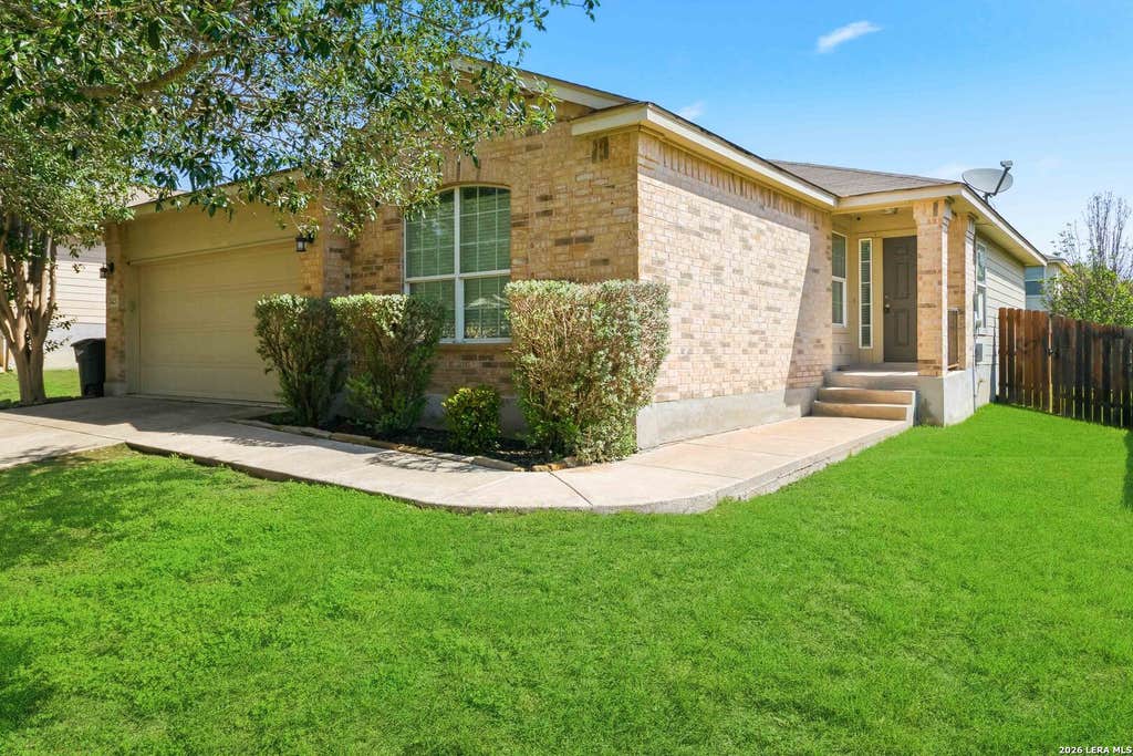 Photo of 2423 DIMMITT DR, New Braunfels, TX 78130 (MLS # 1968221)