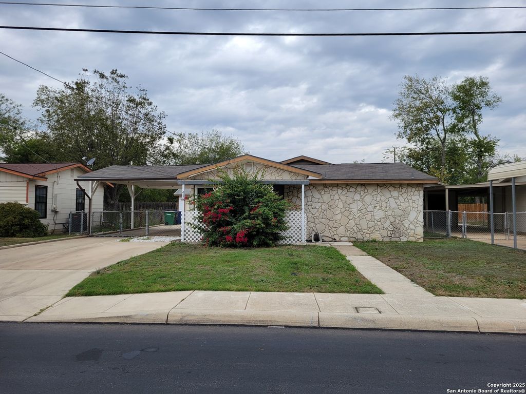 Photo of 415 W Hart, San Antonio, TX 78214 (MLS # 1926941)