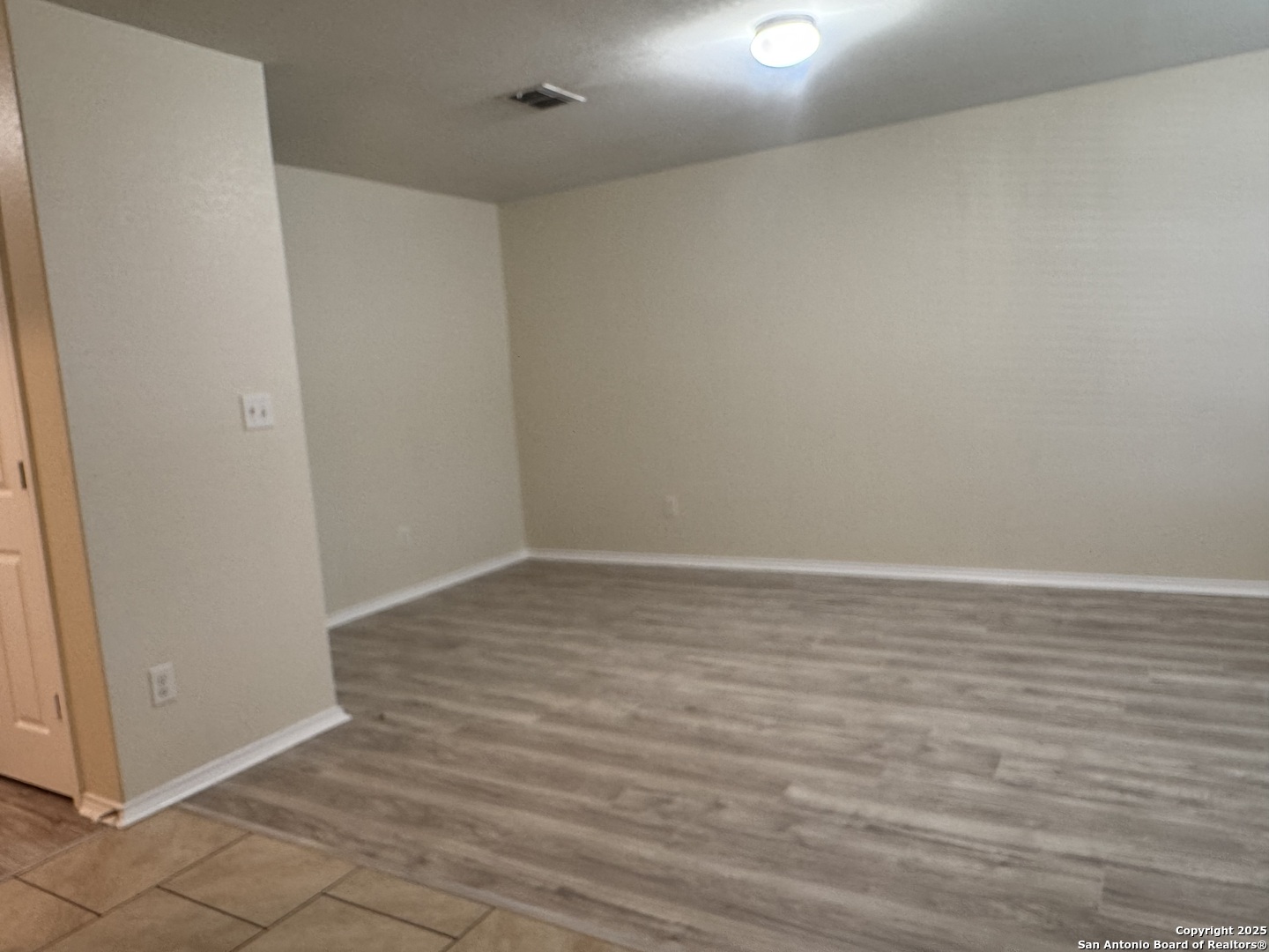 351 Rustic Willow
