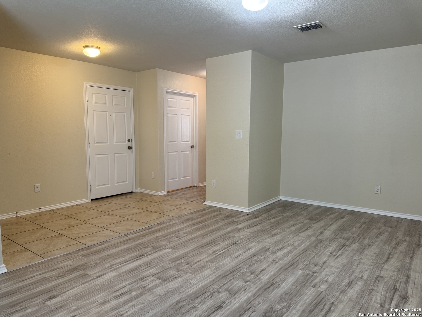 351 Rustic Willow