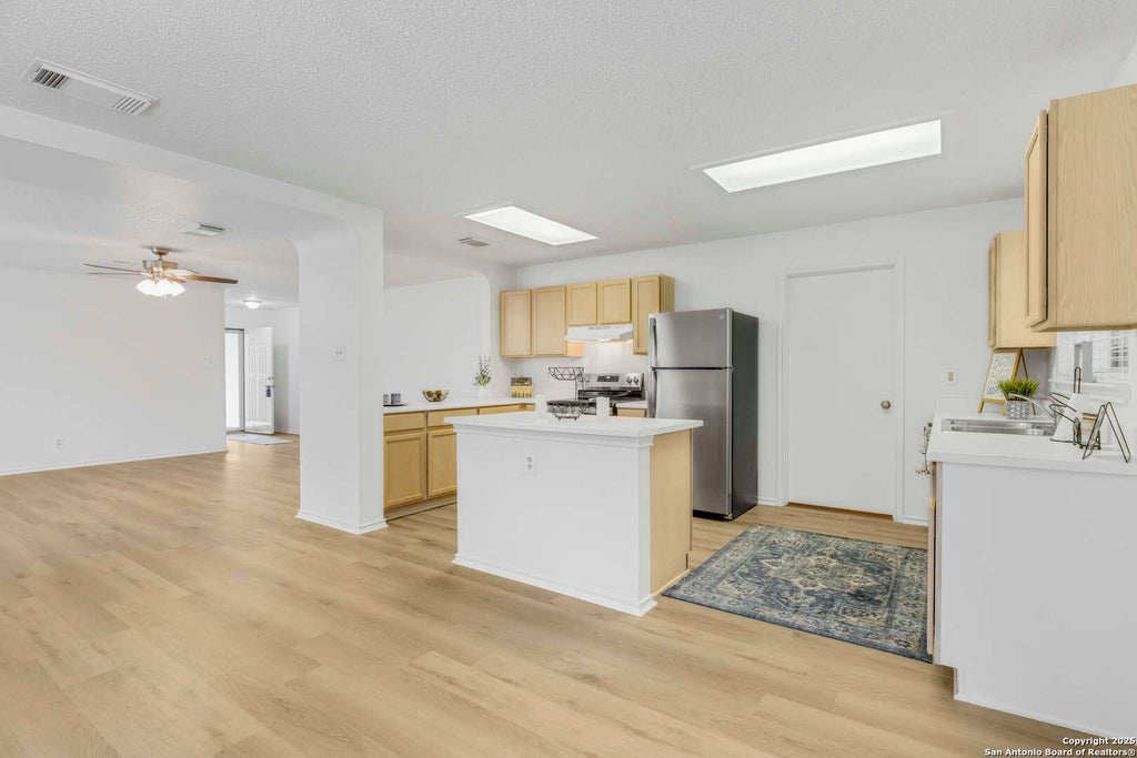 Photo of 7906 SWINDOW CIR, Converse, TX 78109 (MLS # 1965506)
