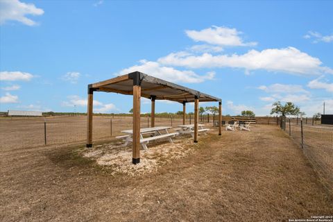 A home in Floresville