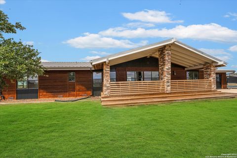 A home in Floresville