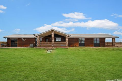 A home in Floresville