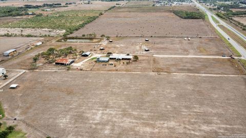 A home in Floresville