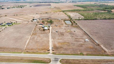 A home in Floresville