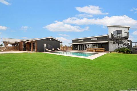 A home in Floresville