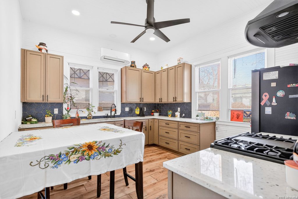 Photo of 215 Sweet, San Antonio, TX 78204 (MLS # 1949443)