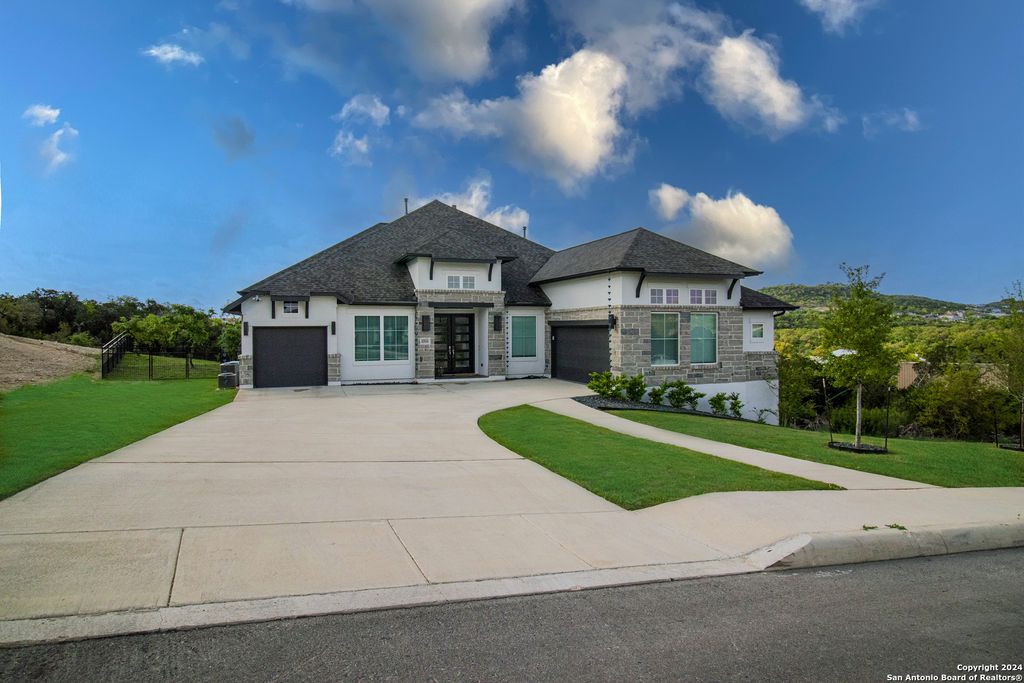 Photo of 10506 PURPLE HACKETT, Boerne, TX 78006 (MLS # 1955319)