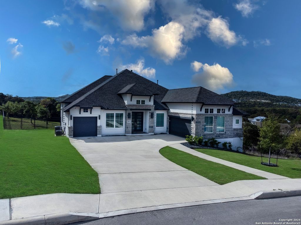 Photo of 10506 PURPLE HACKETT, Boerne, TX 78006 (MLS # 1955319)