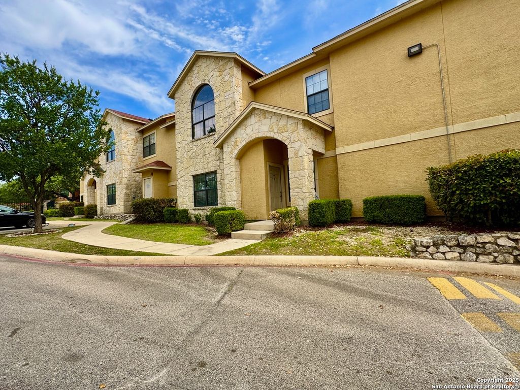 Photo of 6160 Eckhert 103 #103, San Antonio, TX 78240 (MLS # 1889071)