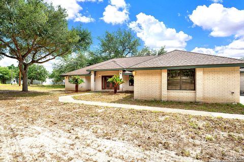 A home in Floresville