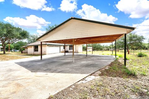 A home in Floresville