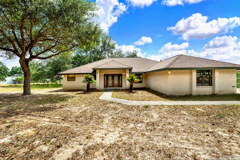 A home in Floresville