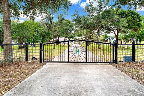 A home in Floresville