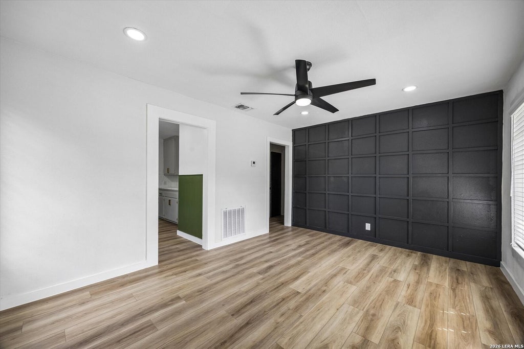 Photo of 229 REDROCK DR, San Antonio, TX 78213 (MLS # 2023989)