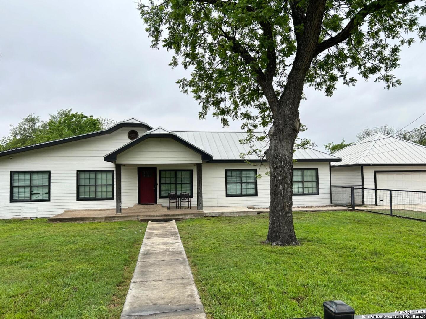 Listing image 4