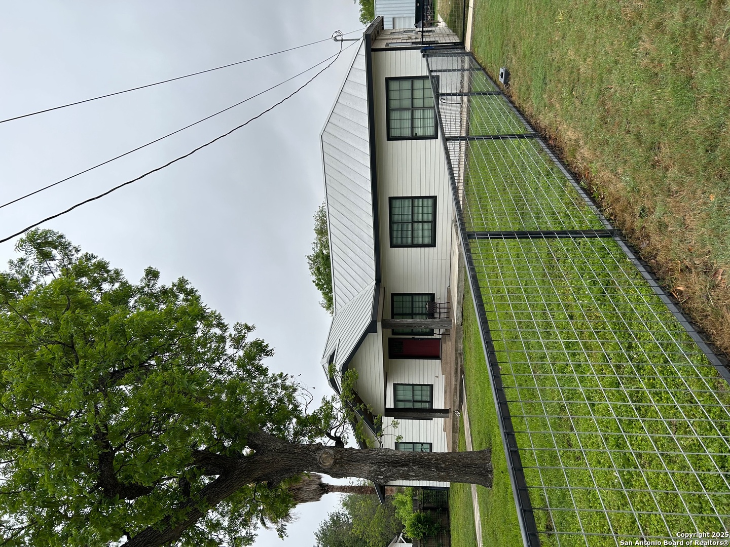 715 N HIGH ST