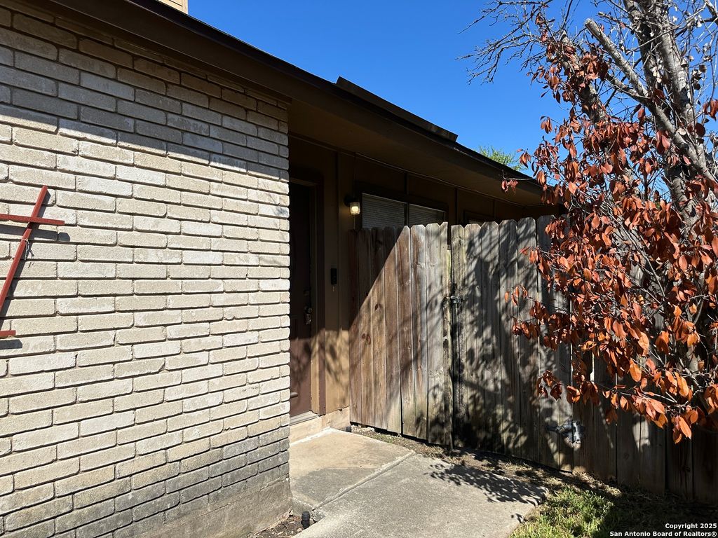 Photo of 9933 Ardash Ln, San Antonio, TX 78250 (MLS # 1914420)