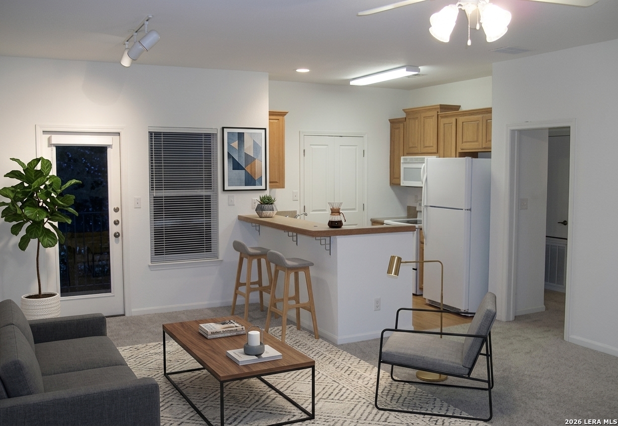 119 W HIGHLAND DR 103