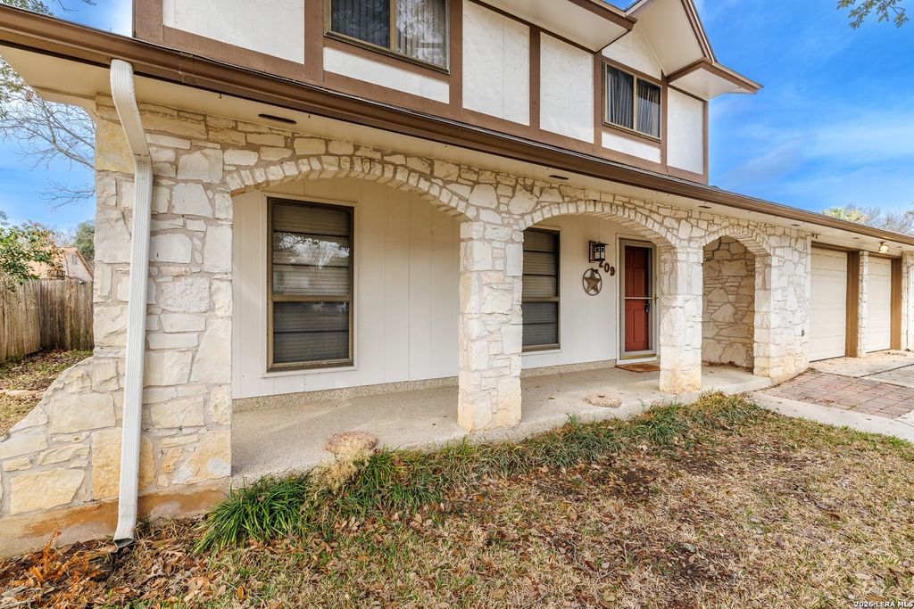 Photo of 209 Coventry Ln., Seguin, TX 78155 (MLS # 1942653)