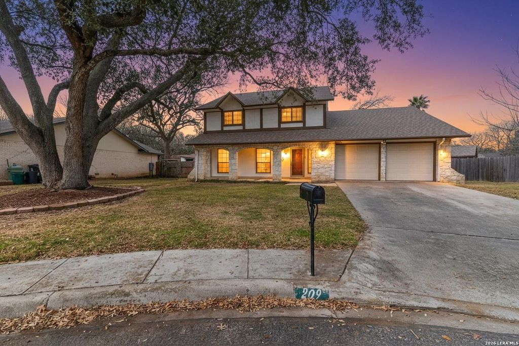 Photo of 209 Coventry Ln., Seguin, TX 78155 (MLS # 1942653)
