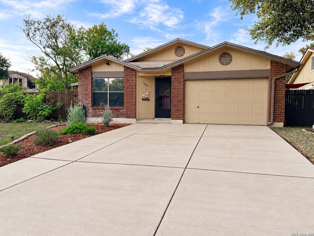 Photo of 7523 Echo Glade, San Antonio, TX 78249 (MLS # 2017516)