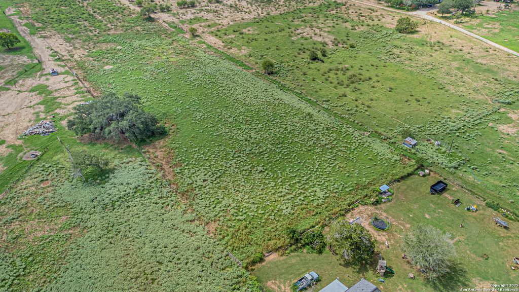 Photo of 146 County Road 166, Floresville, TX 78114 (MLS # 1906643)