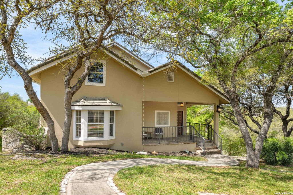 Photo of 11 Falls Vw, Boerne, TX 78015 (MLS # 1956295)