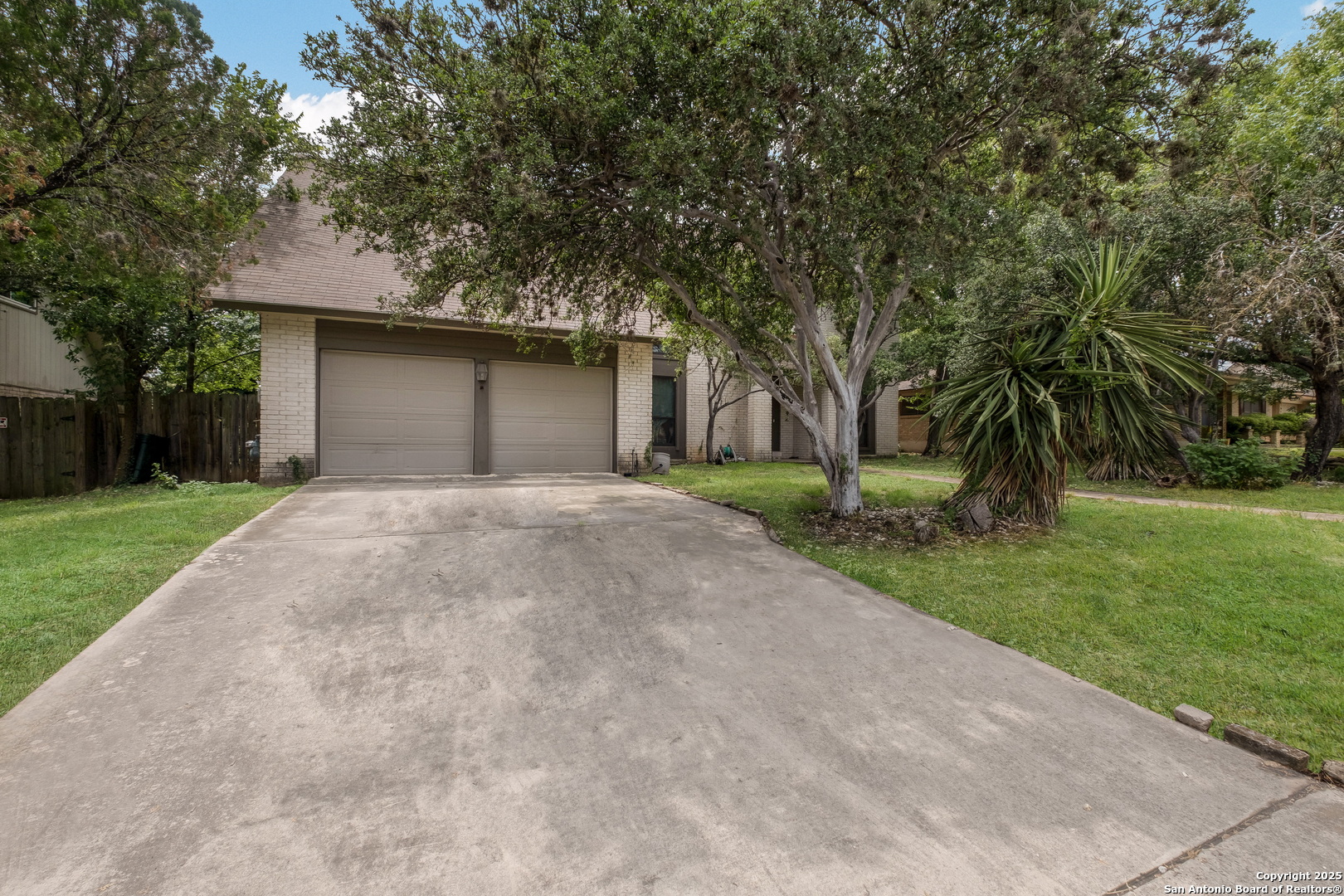 16407 Ledge Park