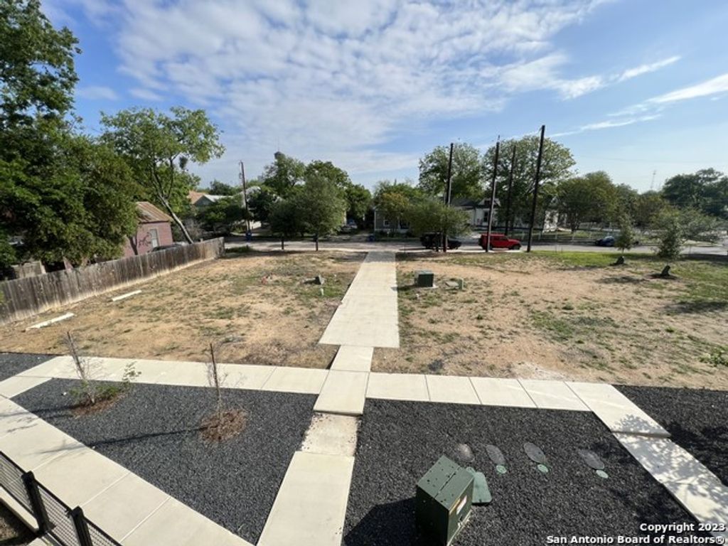 Photo of 230 Vance St, San Antonio, TX 78210 (MLS # 1679890)