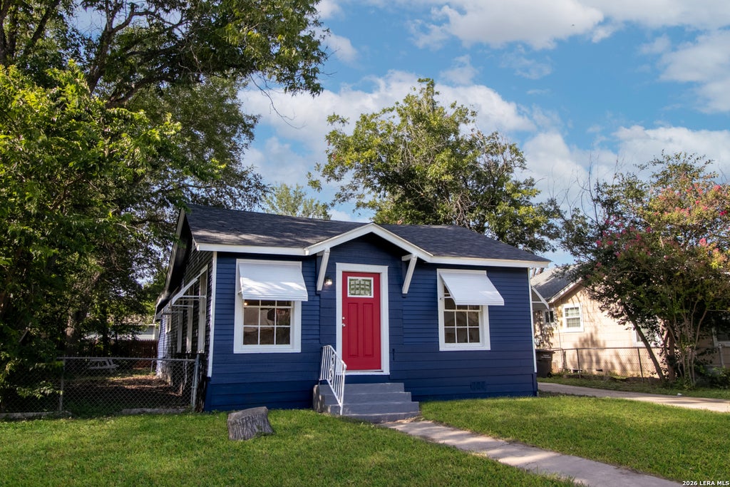 Photo of 1235 Sims Ave, San Antonio, TX 78225 (MLS # 2002279)