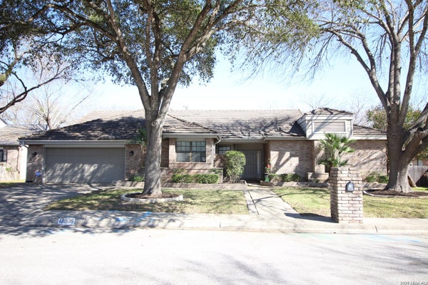 13806 HUNTERS HAWK ST, SAN ANTONIO, TX 78230 - Image 219f7b1fe71b2f2bc025d41b050b50e5/526635434