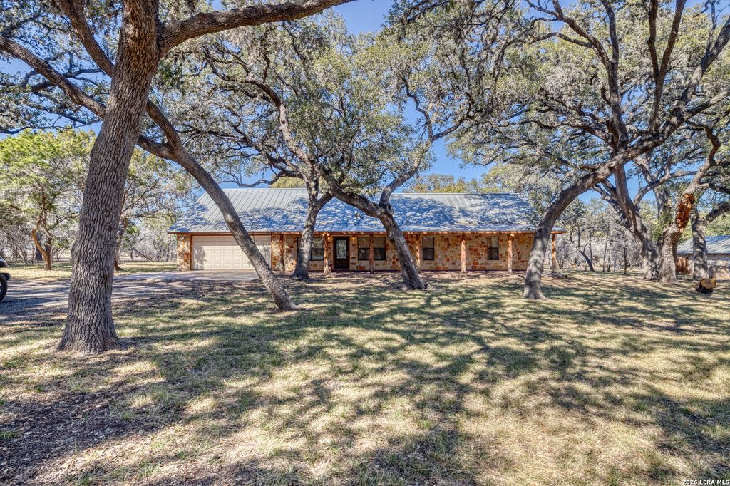 Photo of 206 S River Place Rd, Rio Frio, TX 78879 (MLS # 1943996)