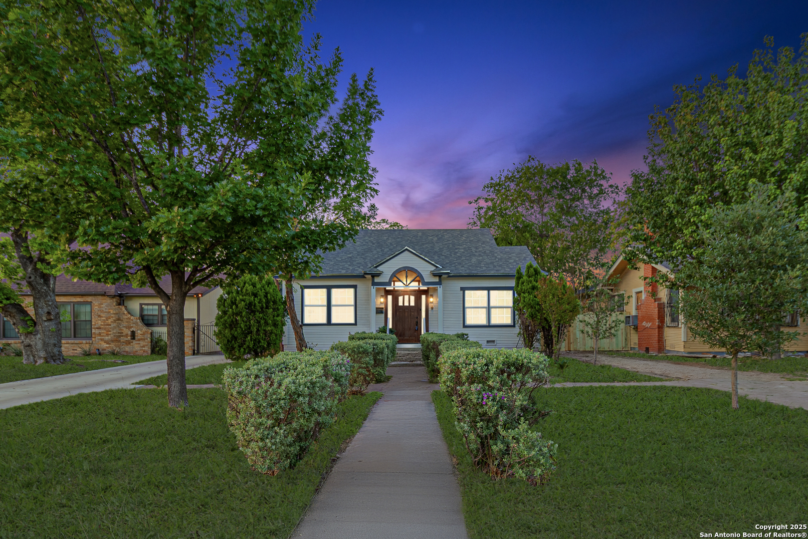 1641 W Huisache