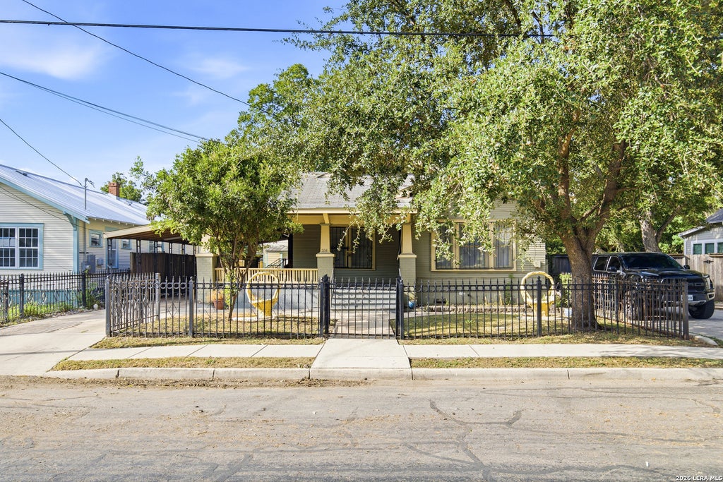 Photo of 314 DEVINE ST, San Antonio, TX 78210 (MLS # 2016050)
