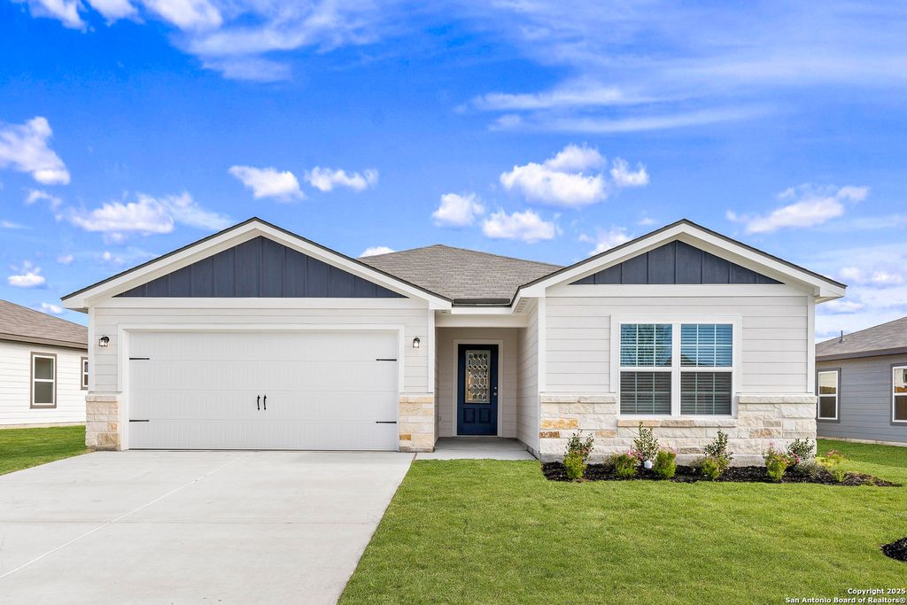 Photo of 16004 Stratford Cove, Lytle, TX 78052 (MLS # 1930238)