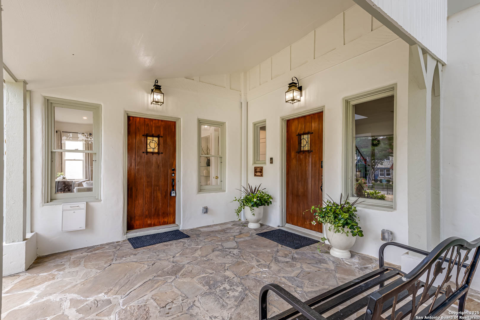 264 E Lullwood