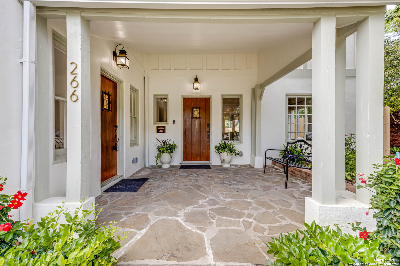 264 E Lullwood