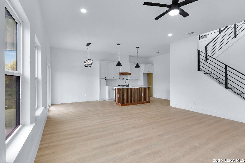 212 ROY NICHOLS DR