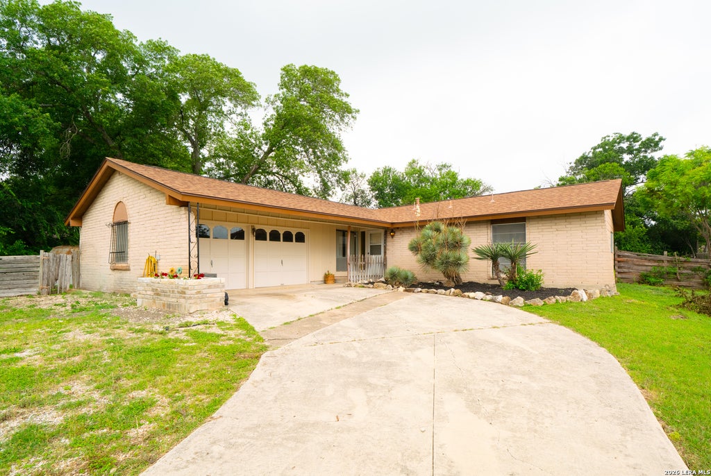 Photo of 12714 Moss Hollow, Live Oak, TX 78233 (MLS # 1963457)