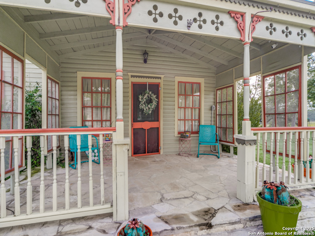1201 Sisterdale