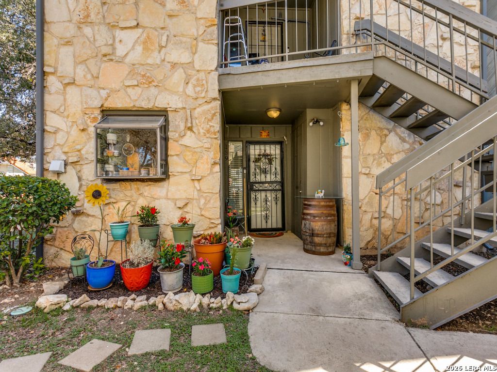 Photo of 3843 Barrington 139J #139J, San Antonio, TX 78217 (MLS # 1944385)