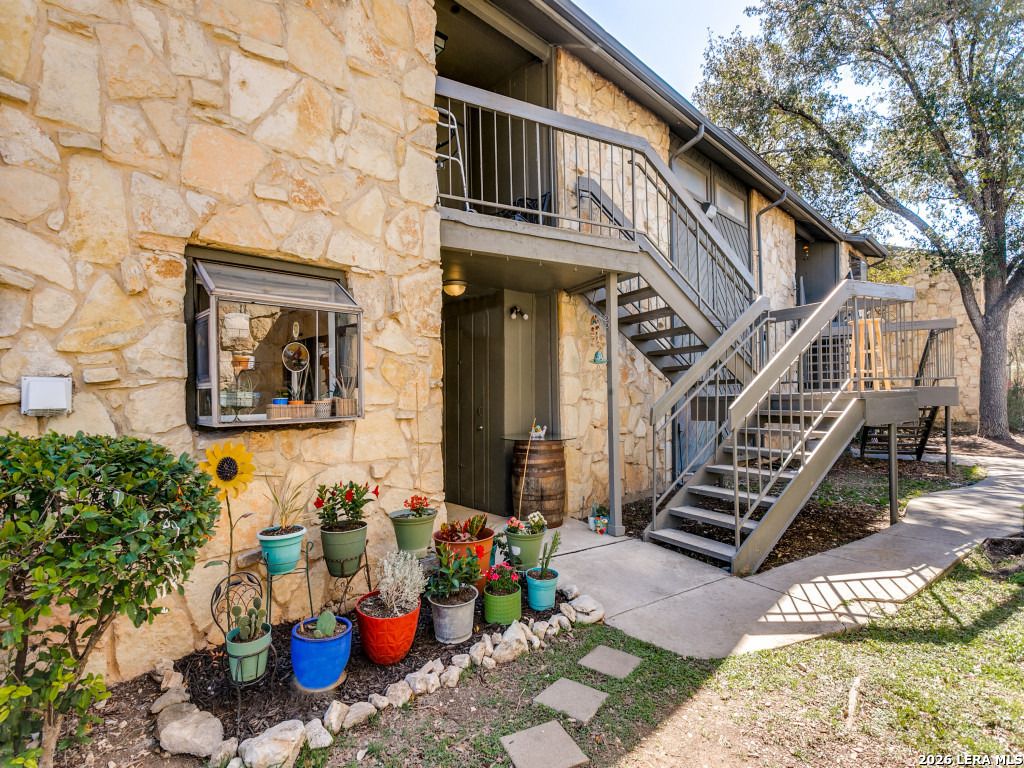 Photo of 3843 Barrington 139J #139J, San Antonio, TX 78217 (MLS # 1944385)