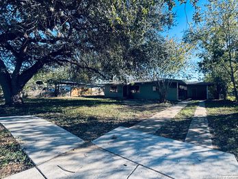 Single Family Residence at 318 Charcliff