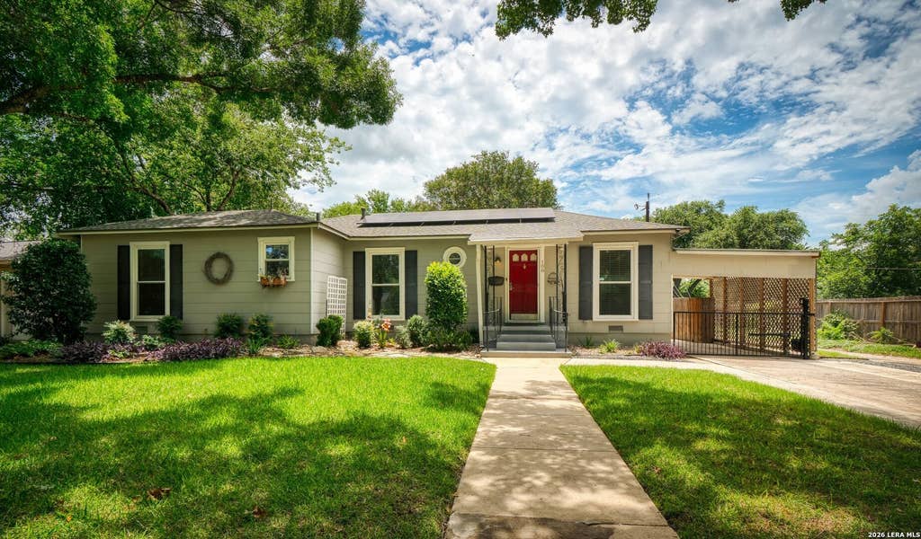 Photo of 108 CHEVY CHASE DR, San Antonio, TX 78209 (MLS # 1973484)